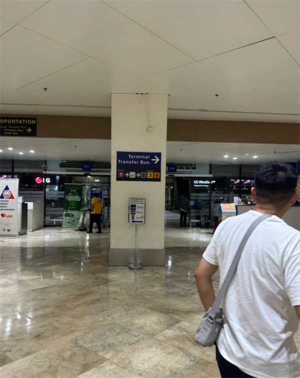 去菲律賓旅游被關(guān)小黑屋原因是什么(怎么出來(lái))