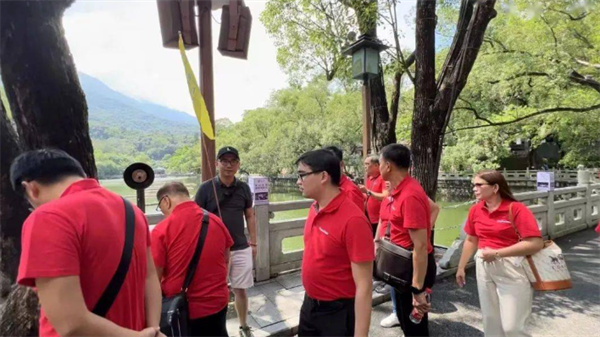寻找菲律宾当地导游要多少钱(有什么好处)
